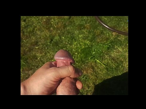 ❤️ Vruća zgodnica jebe svoju ružičastu macu i svršava špricom u ljetnom vrtu ❤️❌ Prekrasni porno na hr.superpornpics.ru ❌